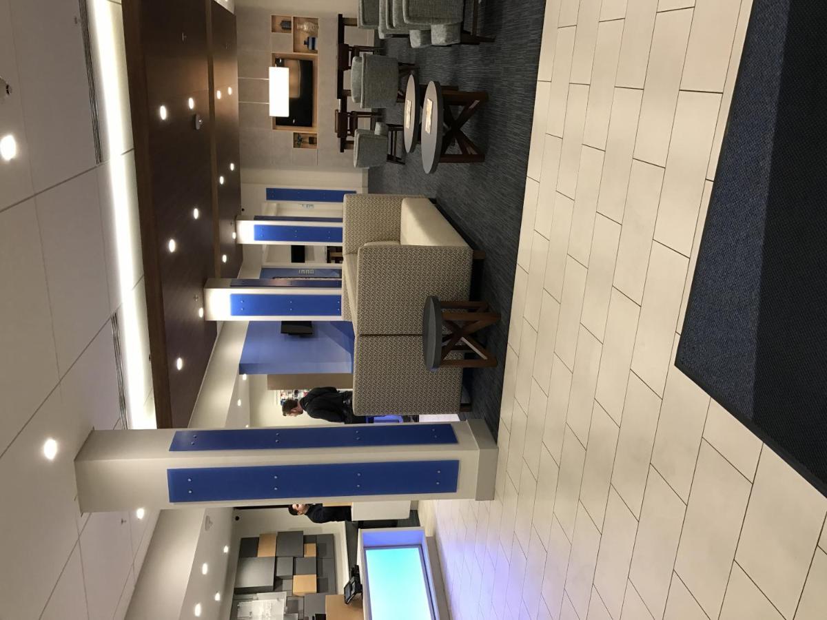 Holiday Inn Express Visalia-Sequoia Gateway Area By Ihg Kültér fotó